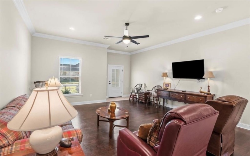 350 Hendry Drive, Bossier City, LA 71111, 3 Bedrooms Bedrooms, ,2 BathroomsBathrooms,Residential,For Sale,350 Hendry Drive,0,21021926