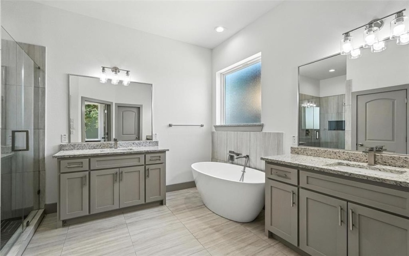 716 Oak Creek Drive, Hutchins, TX 75141, 5 Bedrooms Bedrooms, ,2 BathroomsBathrooms,Residential,For Sale,716 Oak Creek Drive,0,21036116