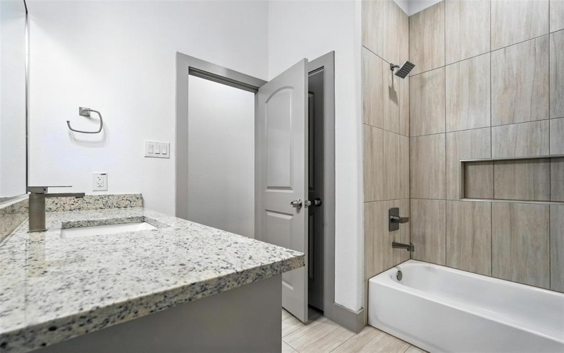 716 Oak Creek Drive, Hutchins, TX 75141, 5 Bedrooms Bedrooms, ,2 BathroomsBathrooms,Residential,For Sale,716 Oak Creek Drive,0,21036116