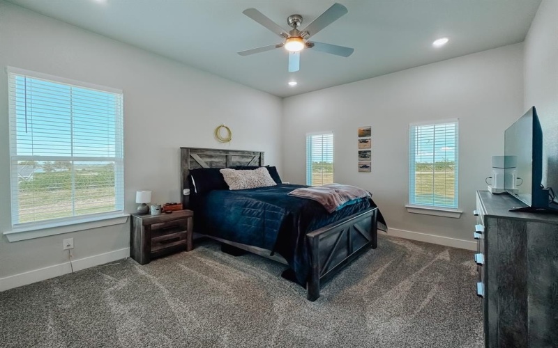 153 Barefoot Bay Boulevard, Corsicana, TX 75109, 4 Habitaciones Habitaciones , ,3 BañosBaños,Residential,En Venta,153 Barefoot Bay Boulevard,0,21036171