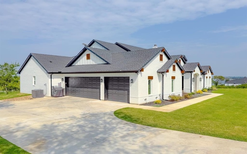 153 Barefoot Bay Boulevard, Corsicana, TX 75109, 4 Habitaciones Habitaciones , ,3 BañosBaños,Residential,En Venta,153 Barefoot Bay Boulevard,0,21036171