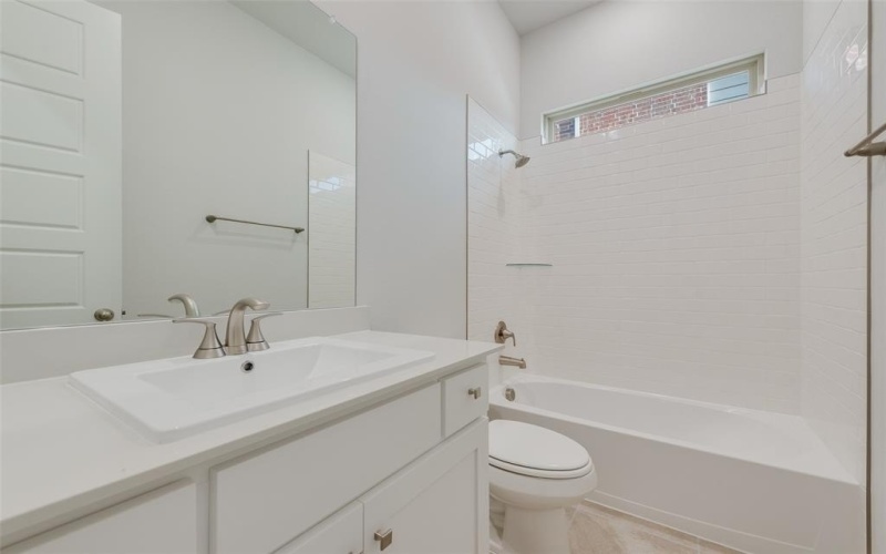 2120 La Jolla Drive, Rowlett, TX 75088, 3 Bedrooms Bedrooms, ,2 BathroomsBathrooms,Residential,For Sale,2120 La Jolla Drive,0,21036229