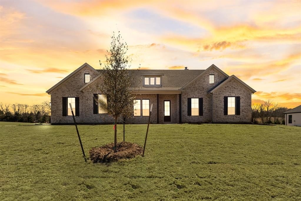 1040 Julian Drive, Van Alstyne, TX 75495, 4 Habitaciones Habitaciones , ,2 BañosBaños,Residential,En Venta,1040 Julian Drive,0,21036311