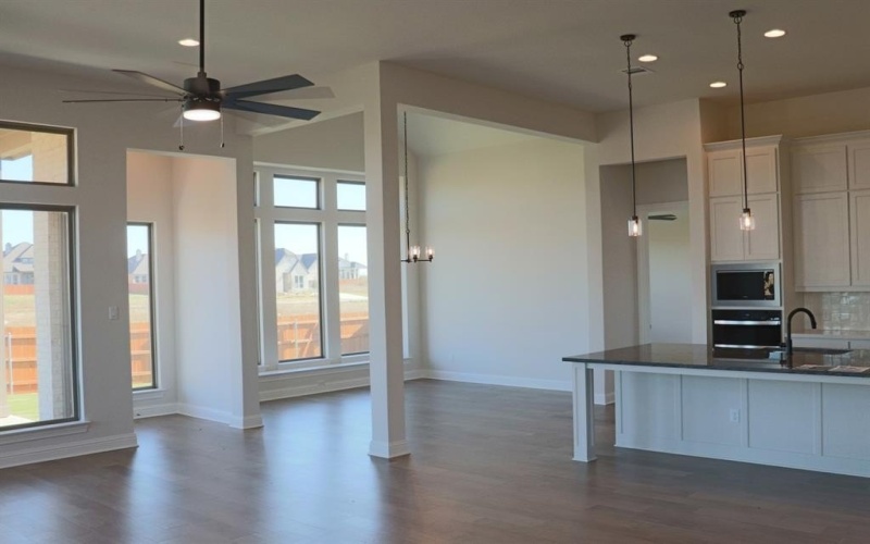 1320 Red Rock, Hewitt, TX 76643, 4 Bedrooms Bedrooms, ,3 BathroomsBathrooms,Residential,For Sale,1320 Red Rock,0,21036381