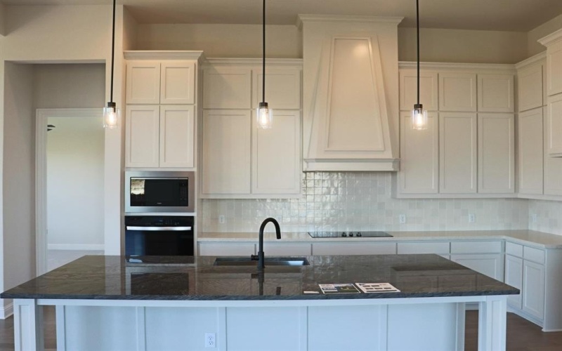 1320 Red Rock, Hewitt, TX 76643, 4 Bedrooms Bedrooms, ,3 BathroomsBathrooms,Residential,For Sale,1320 Red Rock,0,21036381