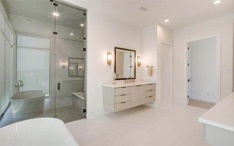 12404 Bella Italia Drive, Fort Worth, TX 76126, 4 Bedrooms Bedrooms, ,5 BathroomsBathrooms,Residential,For Sale,12404 Bella Italia Drive,0,21036399