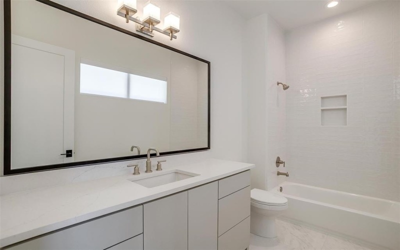 12404 Bella Italia Drive, Fort Worth, TX 76126, 4 Bedrooms Bedrooms, ,5 BathroomsBathrooms,Residential,For Sale,12404 Bella Italia Drive,0,21036399