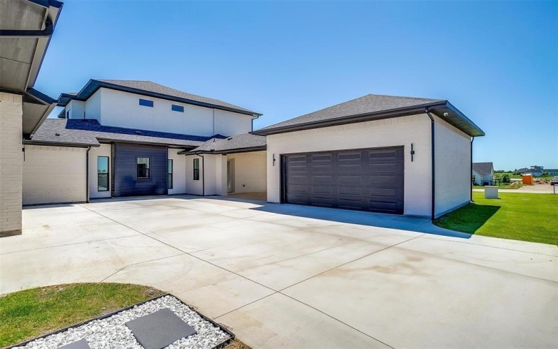 12404 Bella Italia Drive, Fort Worth, TX 76126, 4 Bedrooms Bedrooms, ,5 BathroomsBathrooms,Residential,For Sale,12404 Bella Italia Drive,0,21036399