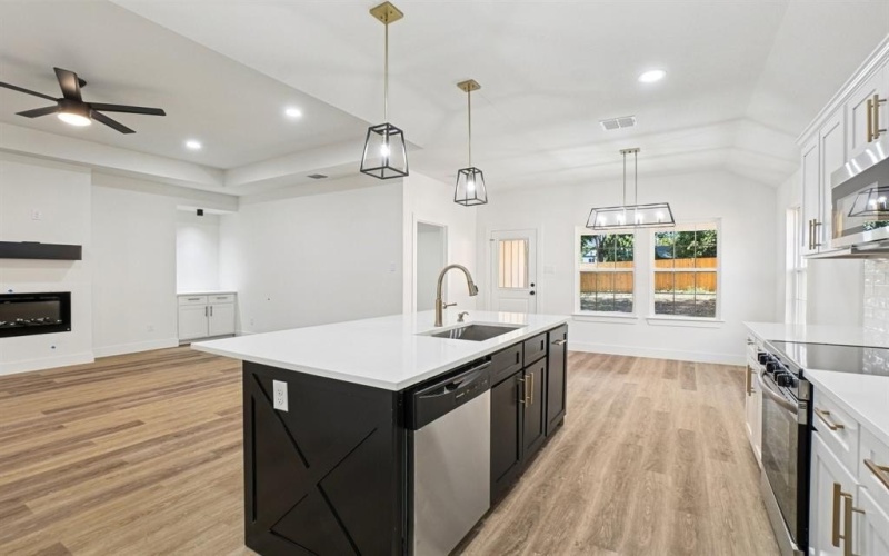 1310 E Myrtle Street, Fort Worth, TX 76104, 3 Bedrooms Bedrooms, ,2 BathroomsBathrooms,Residential,For Sale,1310 E Myrtle Street,0,21036530