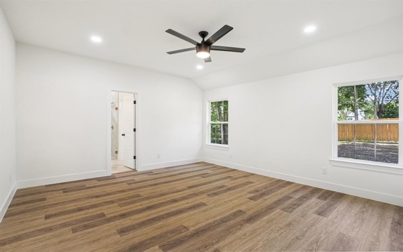 1310 E Myrtle Street, Fort Worth, TX 76104, 3 Bedrooms Bedrooms, ,2 BathroomsBathrooms,Residential,For Sale,1310 E Myrtle Street,0,21036530
