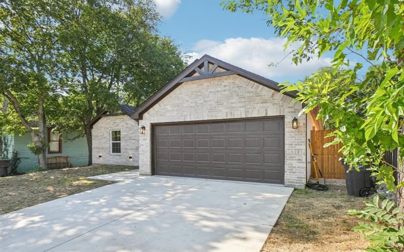1310 E Myrtle Street, Fort Worth, TX 76104, 3 Bedrooms Bedrooms, ,2 BathroomsBathrooms,Residential,For Sale,1310 E Myrtle Street,0,21036530