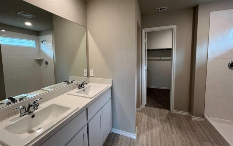 8453 HOLLYMEAD Lane, Fort Worth, TX 76131, 4 Habitaciones Habitaciones , ,2 BañosBaños,Residential,En Venta,8453 HOLLYMEAD Lane,0,21036895