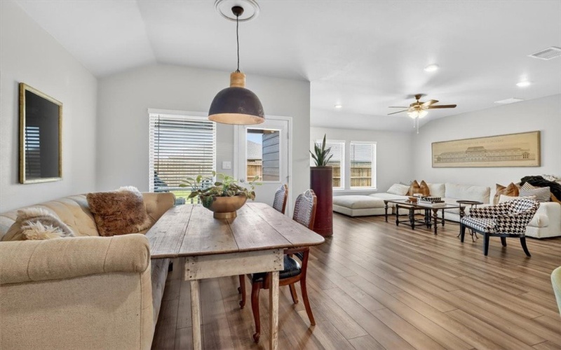 1126 Carnaby Street, Corpus Christi, TX 78415, 4 Habitaciones Habitaciones , ,2 BañosBaños,Residential,En Venta,1126 Carnaby Street,0,463758