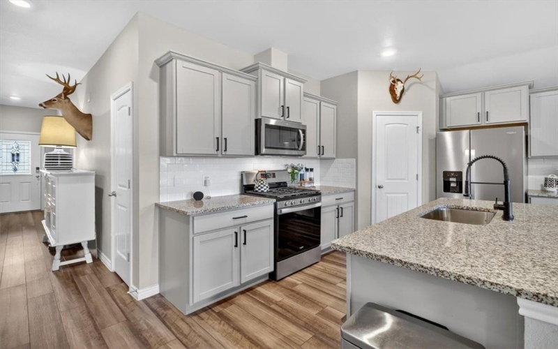 1126 Carnaby Street, Corpus Christi, TX 78415, 4 Habitaciones Habitaciones , ,2 BañosBaños,Residential,En Venta,1126 Carnaby Street,0,463758