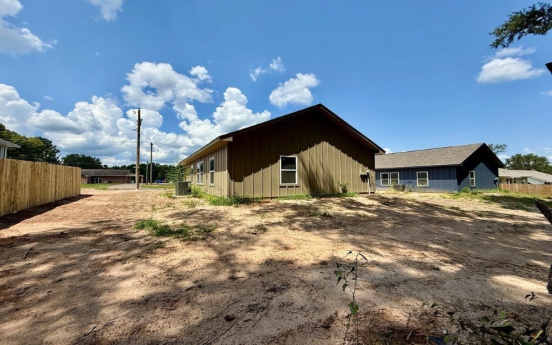 1710 Sayers Street, Lufkin, TX 75904, 3 Habitaciones Habitaciones , ,2 BañosBaños,Residential,En Venta,1710 Sayers Street,0,22501499