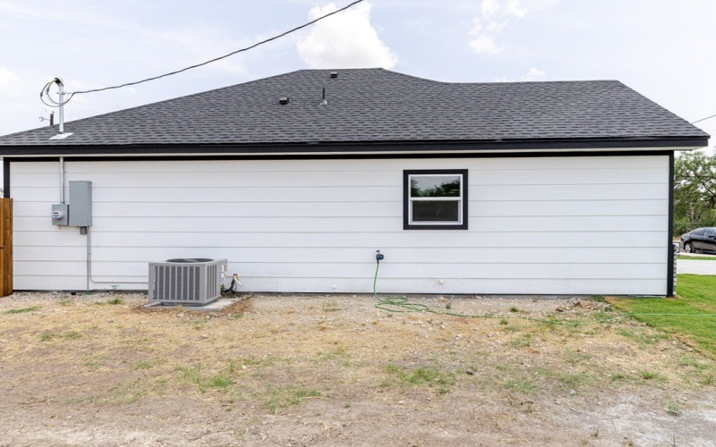 1802 Ellis St, San Angelo, TX 76905, 2 Bedrooms Bedrooms, ,1 BathroomBathrooms,Residential,For Sale,1802 Ellis St,0,128737