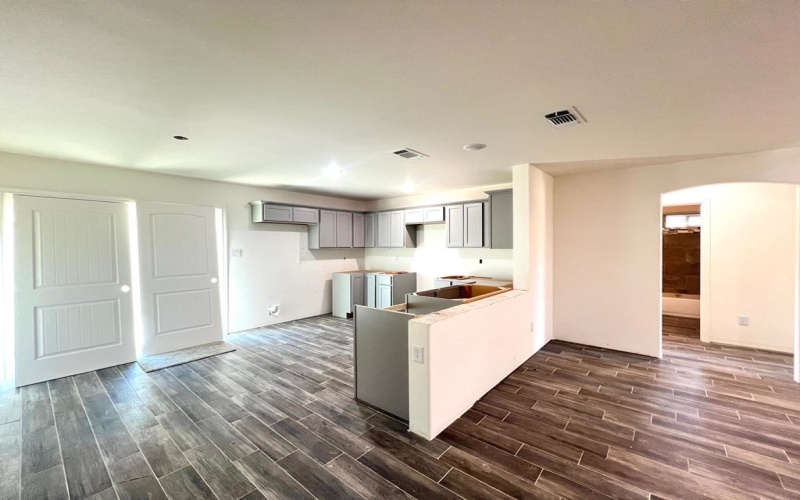 313 E 25th St, San Angelo, TX 76903, 3 Bedrooms Bedrooms, ,2 BathroomsBathrooms,Residential,For Sale,313 E 25th St,0,128745