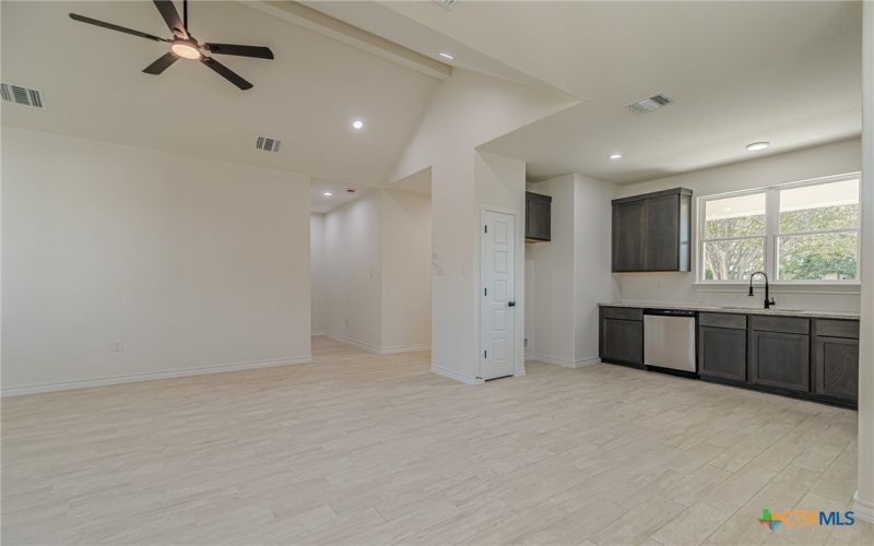 406 Ellis Street, Seguin, TX 78155, 3 Habitaciones Habitaciones , ,2 BañosBaños,Residential,En Venta,406 Ellis Street,0,590171