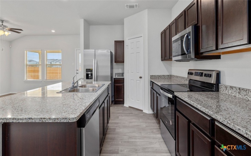 2215 Turmeric Court, Temple, TX 76502, 3 Habitaciones Habitaciones , ,2 BañosBaños,Residential,En Venta,2215 Turmeric Court,0,590368