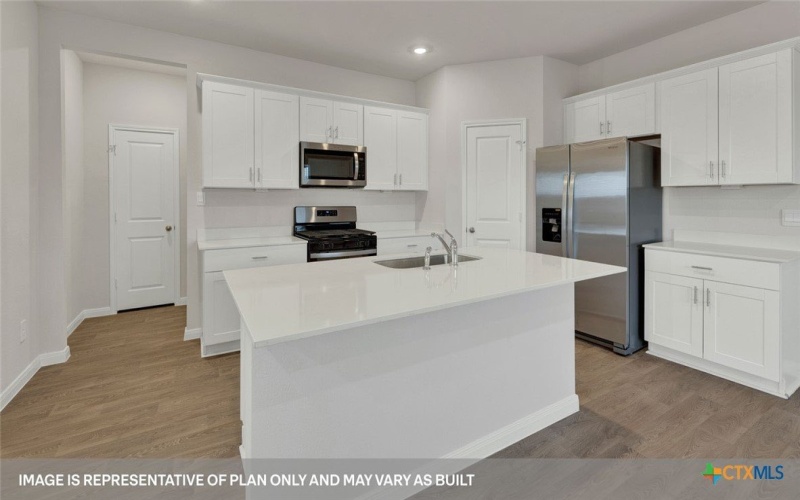 120 RAYMONDVILLE Path, San Marcos, TX 78666, 5 Habitaciones Habitaciones , ,3 BañosBaños,Residential,En Venta,120 RAYMONDVILLE Path,0,590379