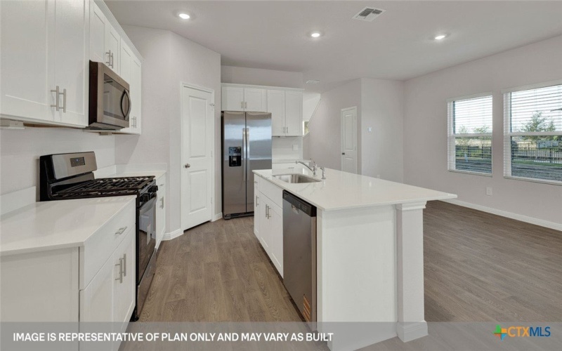 120 RAYMONDVILLE Path, San Marcos, TX 78666, 5 Habitaciones Habitaciones , ,3 BañosBaños,Residential,En Venta,120 RAYMONDVILLE Path,0,590379