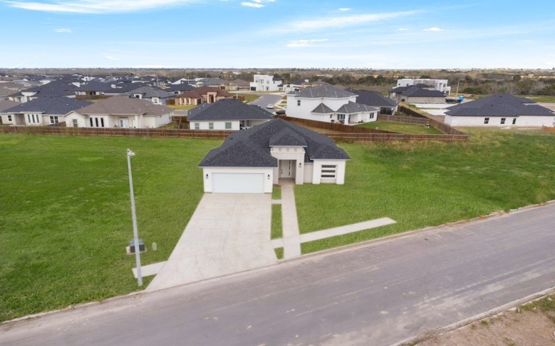 8723 Ashford Lake, Brownsville, TX 78520, 3 Bedrooms Bedrooms, ,2 BathroomsBathrooms,Residential,For Sale,8723 Ashford Lake,0,104184