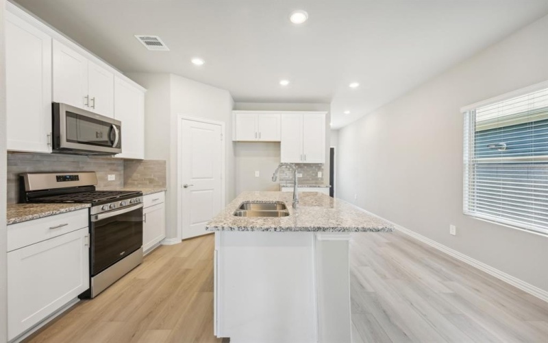 4006 Marble Falls Drive, Farmersville, TX 75442, 3 Bedrooms Bedrooms, ,2 BathroomsBathrooms,Residential,For Sale,4006 Marble Falls Drive,0,20873106