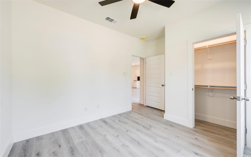 2404 Garden Drive, Dallas, TX 75215, 4 Bedrooms Bedrooms, ,2 BathroomsBathrooms,Residential,For Sale,2404 Garden Drive,0,21002845