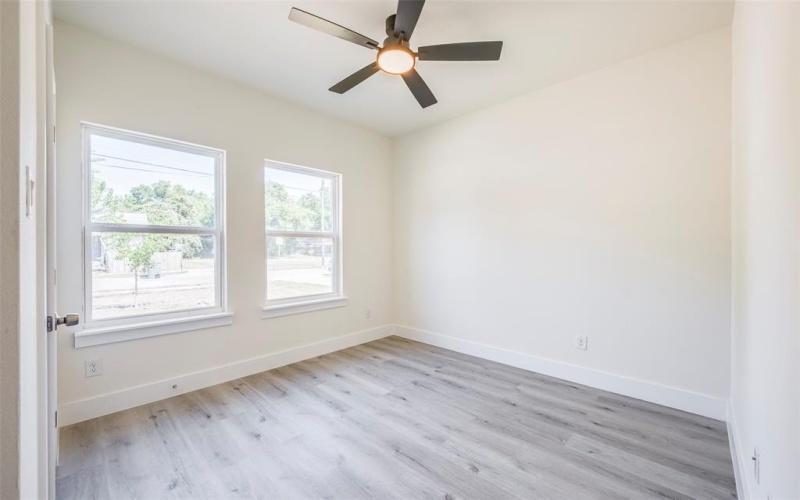 2404 Garden Drive, Dallas, TX 75215, 4 Bedrooms Bedrooms, ,2 BathroomsBathrooms,Residential,For Sale,2404 Garden Drive,0,21002845