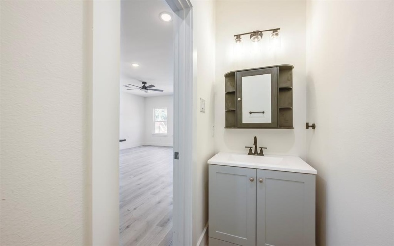 2404 Garden Drive, Dallas, TX 75215, 4 Bedrooms Bedrooms, ,2 BathroomsBathrooms,Residential,For Sale,2404 Garden Drive,0,21002845