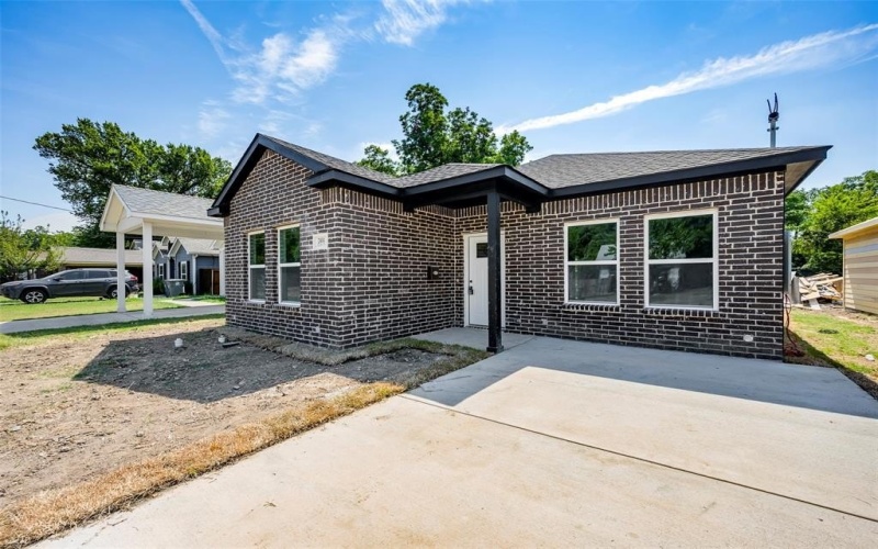 2404 Garden Drive, Dallas, TX 75215, 4 Bedrooms Bedrooms, ,2 BathroomsBathrooms,Residential,For Sale,2404 Garden Drive,0,21002845