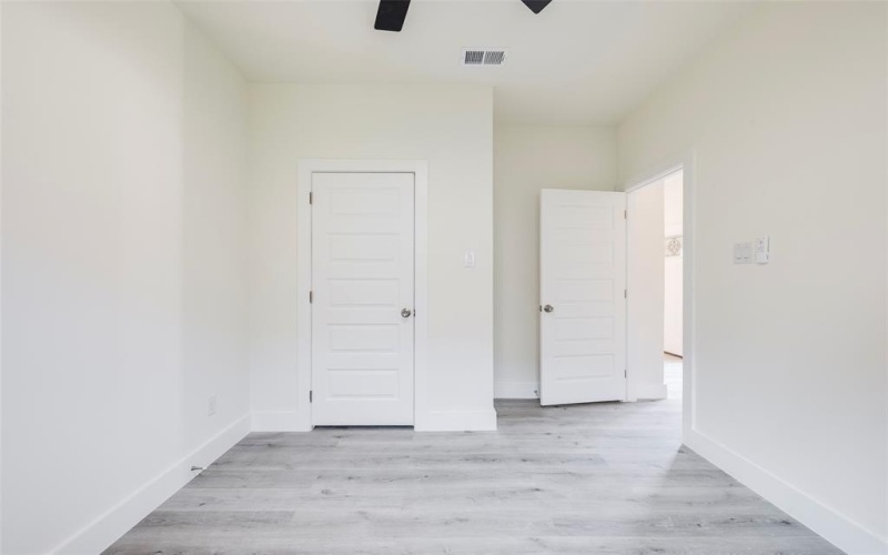 2404 Garden Drive, Dallas, TX 75215, 4 Bedrooms Bedrooms, ,2 BathroomsBathrooms,Residential,For Sale,2404 Garden Drive,0,21002845