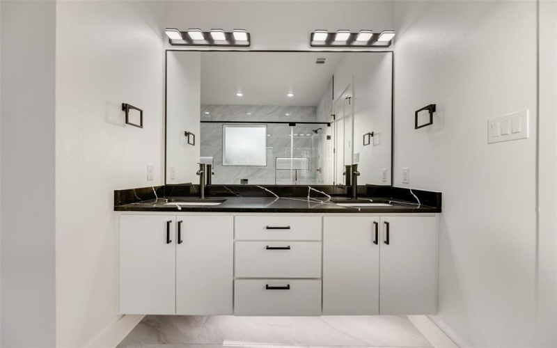 1651 E Overton Street, Dallas, TX 75216, 4 Bedrooms Bedrooms, ,2 BathroomsBathrooms,Residential,For Sale,1651 E Overton Street,0,21025007