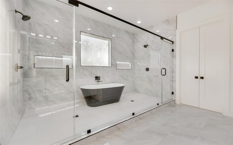 1651 E Overton Street, Dallas, TX 75216, 4 Bedrooms Bedrooms, ,2 BathroomsBathrooms,Residential,For Sale,1651 E Overton Street,0,21025007