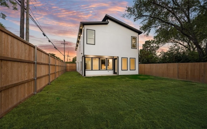 1651 E Overton Street, Dallas, TX 75216, 4 Bedrooms Bedrooms, ,2 BathroomsBathrooms,Residential,For Sale,1651 E Overton Street,0,21025007
