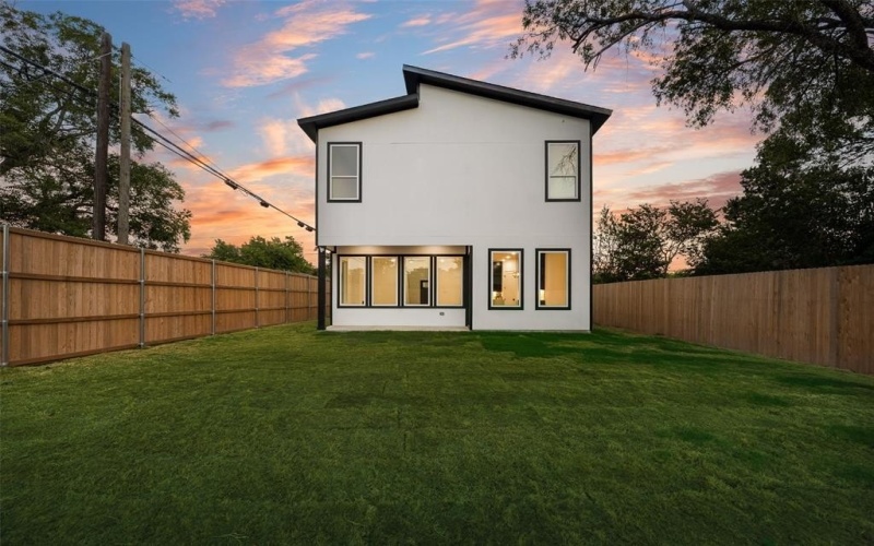 1651 E Overton Street, Dallas, TX 75216, 4 Bedrooms Bedrooms, ,2 BathroomsBathrooms,Residential,For Sale,1651 E Overton Street,0,21025007