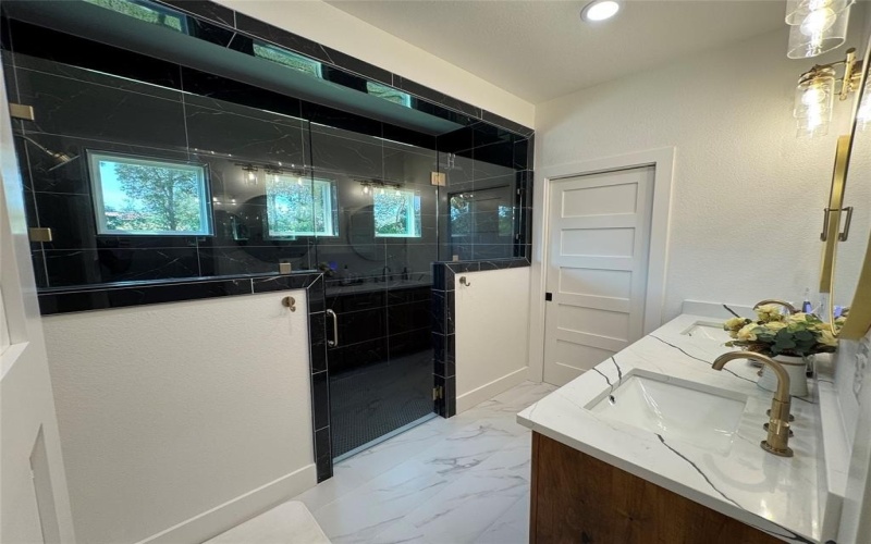 1513 Desvoignes Road, Denison, TX 75021, 4 Bedrooms Bedrooms, ,2 BathroomsBathrooms,Residential,For Sale,1513 Desvoignes Road,0,21033742