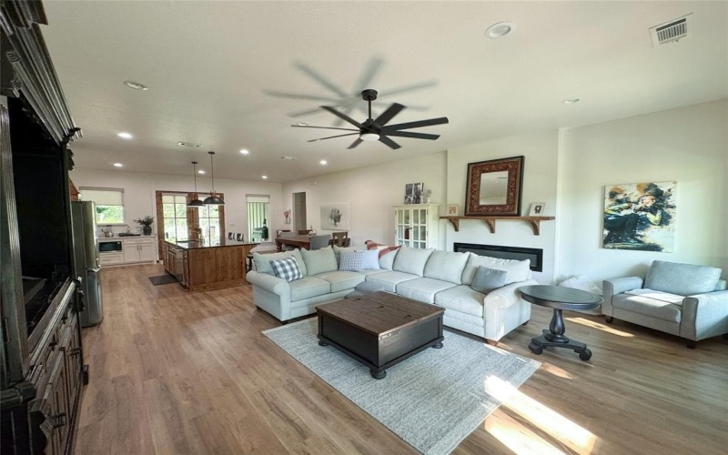 1513 Desvoignes Road, Denison, TX 75021, 4 Bedrooms Bedrooms, ,2 BathroomsBathrooms,Residential,For Sale,1513 Desvoignes Road,0,21033742