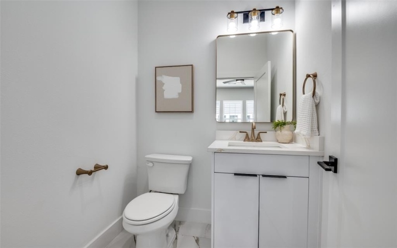 631 N Tyler Street #202, Dallas, TX 75208, 2 Habitaciones Habitaciones , ,2 BañosBaños,Residential,En Venta,631 N Tyler Street,0,21034848