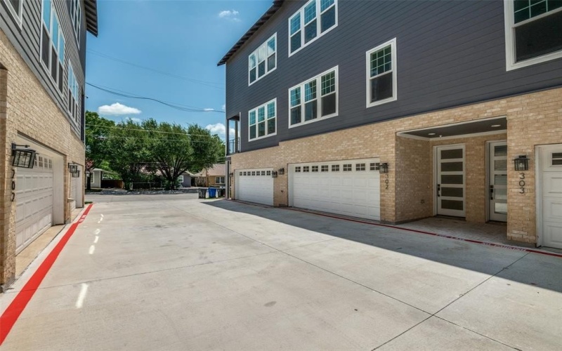 631 N Tyler Street #202, Dallas, TX 75208, 2 Habitaciones Habitaciones , ,2 BañosBaños,Residential,En Venta,631 N Tyler Street,0,21034848