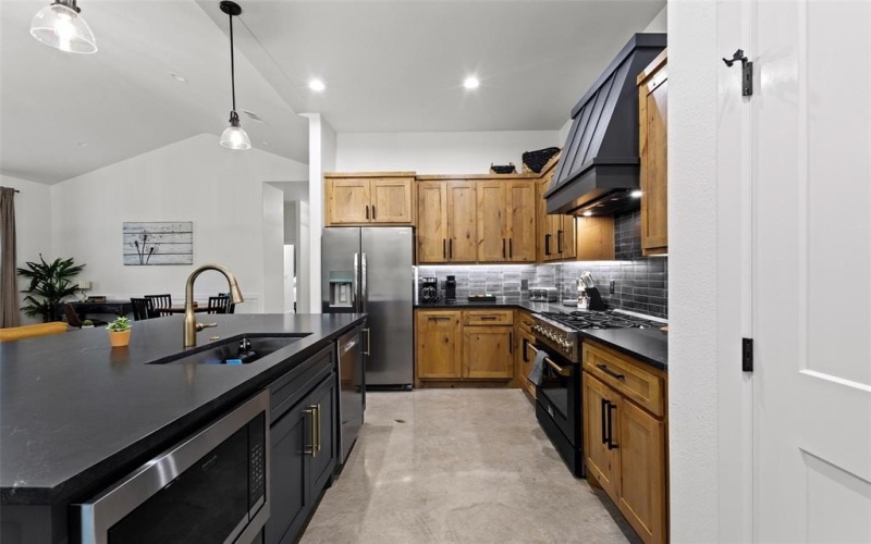 1832 S Park Avenue, Denison, TX 75020, 4 Bedrooms Bedrooms, ,3 BathroomsBathrooms,Residential,For Sale,1832 S Park Avenue,0,21035977