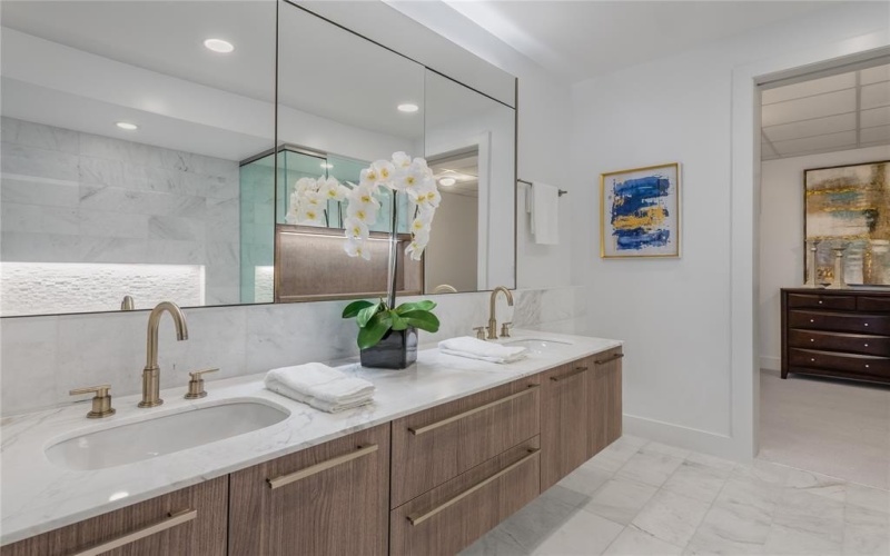 3130 N Harwood Street #1605, Dallas, TX 75201, 2 Bedrooms Bedrooms, ,2 BathroomsBathrooms,Residential,For Sale,3130 N Harwood Street,0,21036210