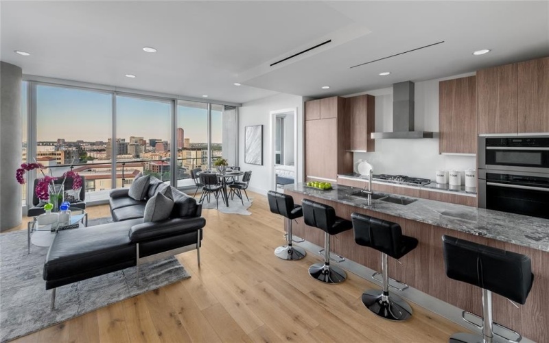 3130 N Harwood Street #1605, Dallas, TX 75201, 2 Bedrooms Bedrooms, ,2 BathroomsBathrooms,Residential,For Sale,3130 N Harwood Street,0,21036210