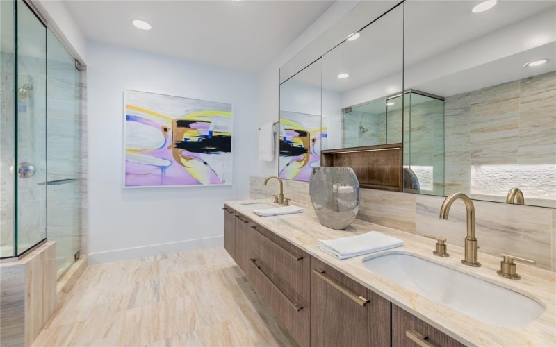 3130 N Harwood Street #1605, Dallas, TX 75201, 2 Bedrooms Bedrooms, ,2 BathroomsBathrooms,Residential,For Sale,3130 N Harwood Street,0,21036210