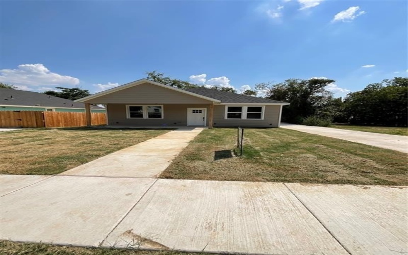 1116 E Pulaski Street, Fort Worth, TX 76104, 4 Bedrooms Bedrooms, ,2 BathroomsBathrooms,Residential,For Sale,1116 E Pulaski Street,0,21036303