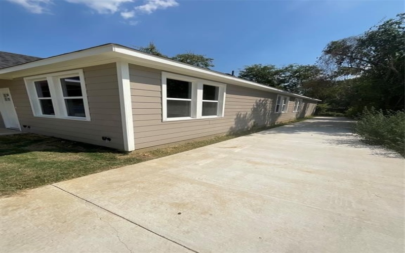 1116 E Pulaski Street, Fort Worth, TX 76104, 4 Bedrooms Bedrooms, ,2 BathroomsBathrooms,Residential,For Sale,1116 E Pulaski Street,0,21036303