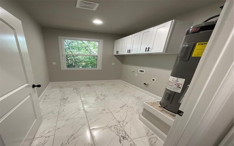 1220 E Leuda Street, Fort Worth, TX 76104, 3 Bedrooms Bedrooms, ,2 BathroomsBathrooms,Residential,For Sale,1220 E Leuda Street,0,21036483