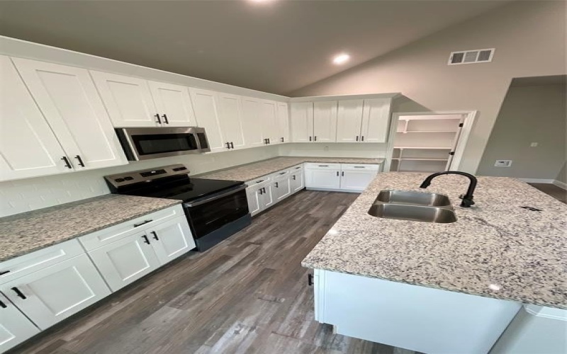 1220 E Leuda Street, Fort Worth, TX 76104, 3 Bedrooms Bedrooms, ,2 BathroomsBathrooms,Residential,For Sale,1220 E Leuda Street,0,21036483