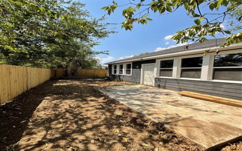 1220 E Leuda Street, Fort Worth, TX 76104, 3 Bedrooms Bedrooms, ,2 BathroomsBathrooms,Residential,For Sale,1220 E Leuda Street,0,21036483