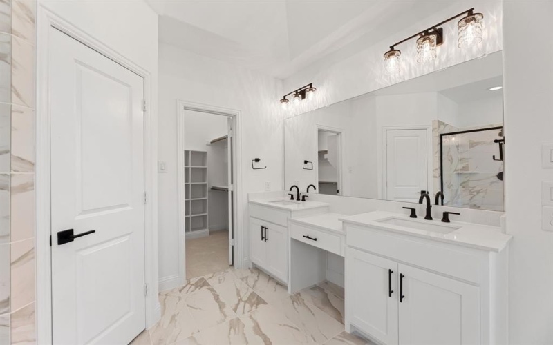 108 Kensington Drive, Lewisville, TX 75067, 3 Habitaciones Habitaciones , ,2 BañosBaños,Residential,En Venta,108 Kensington Drive,0,21036868